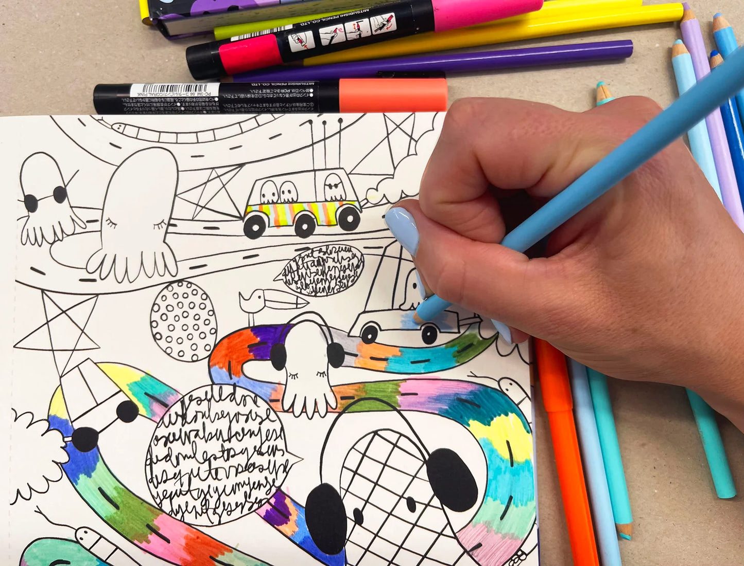 Libro para colorear "Soñando" por Olivia Allamand