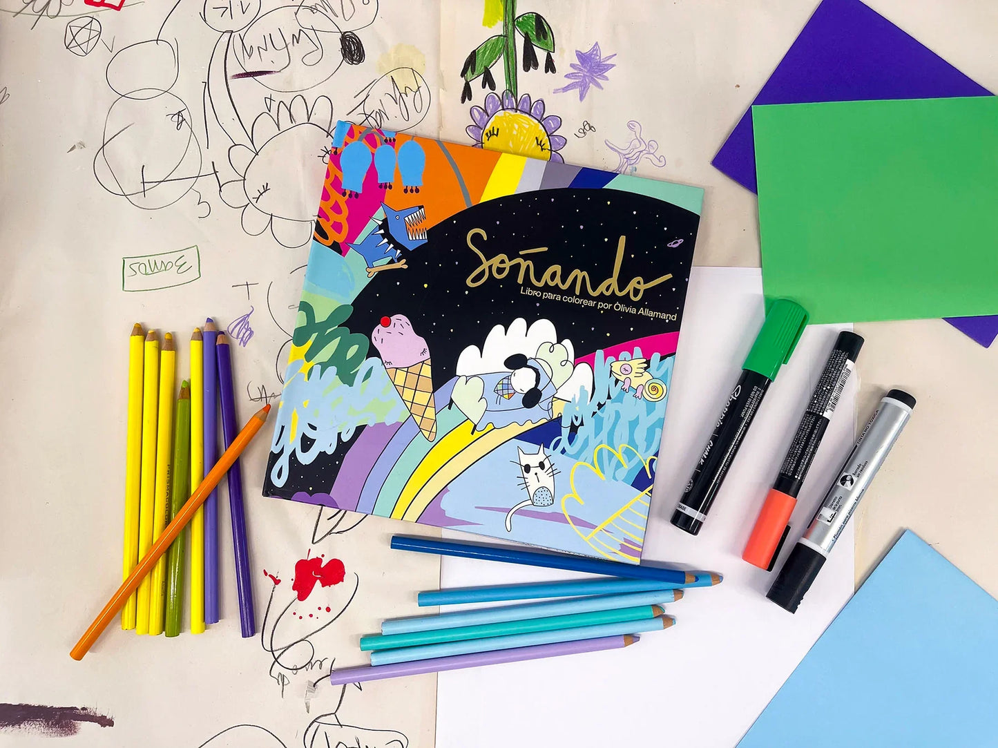 Libro para colorear "Soñando" por Olivia Allamand