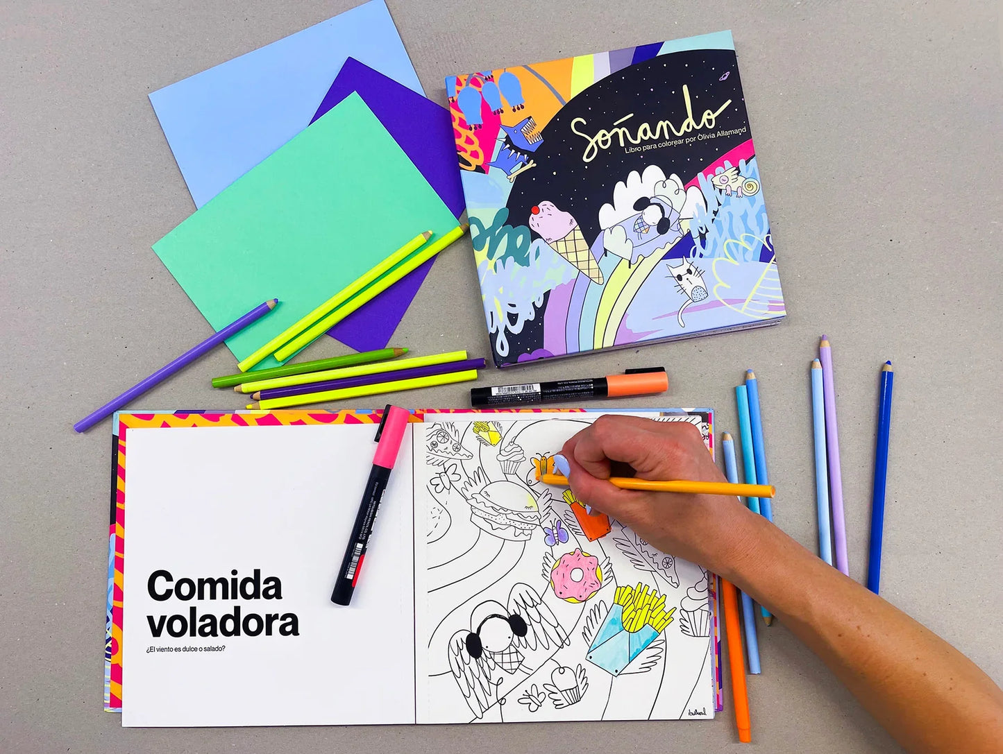 Libro para colorear "Soñando" por Olivia Allamand