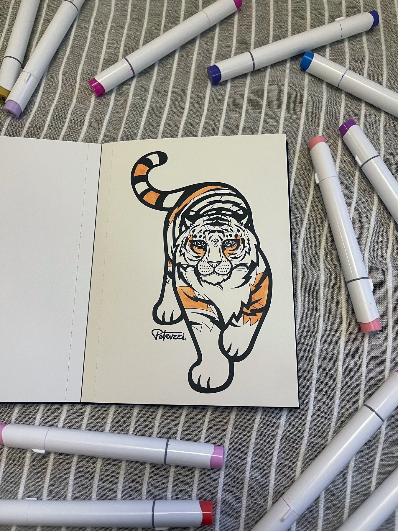 Libro para colorear "Sublime" por Petruzzi