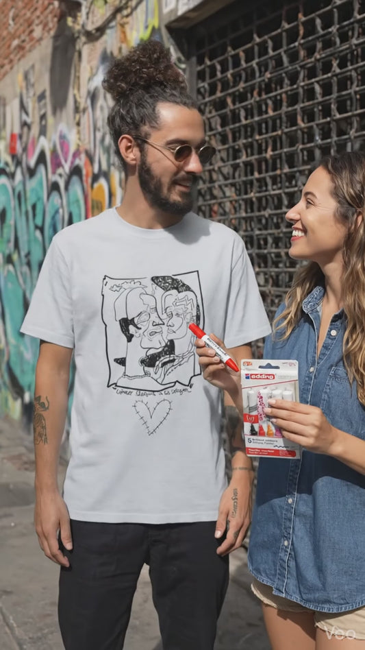 POLERA ILUSTRADA COLOREABLE "CÓMO LLEGAR A TU CORAZÓN" ILUSTRADA POR STRANGETIERRA